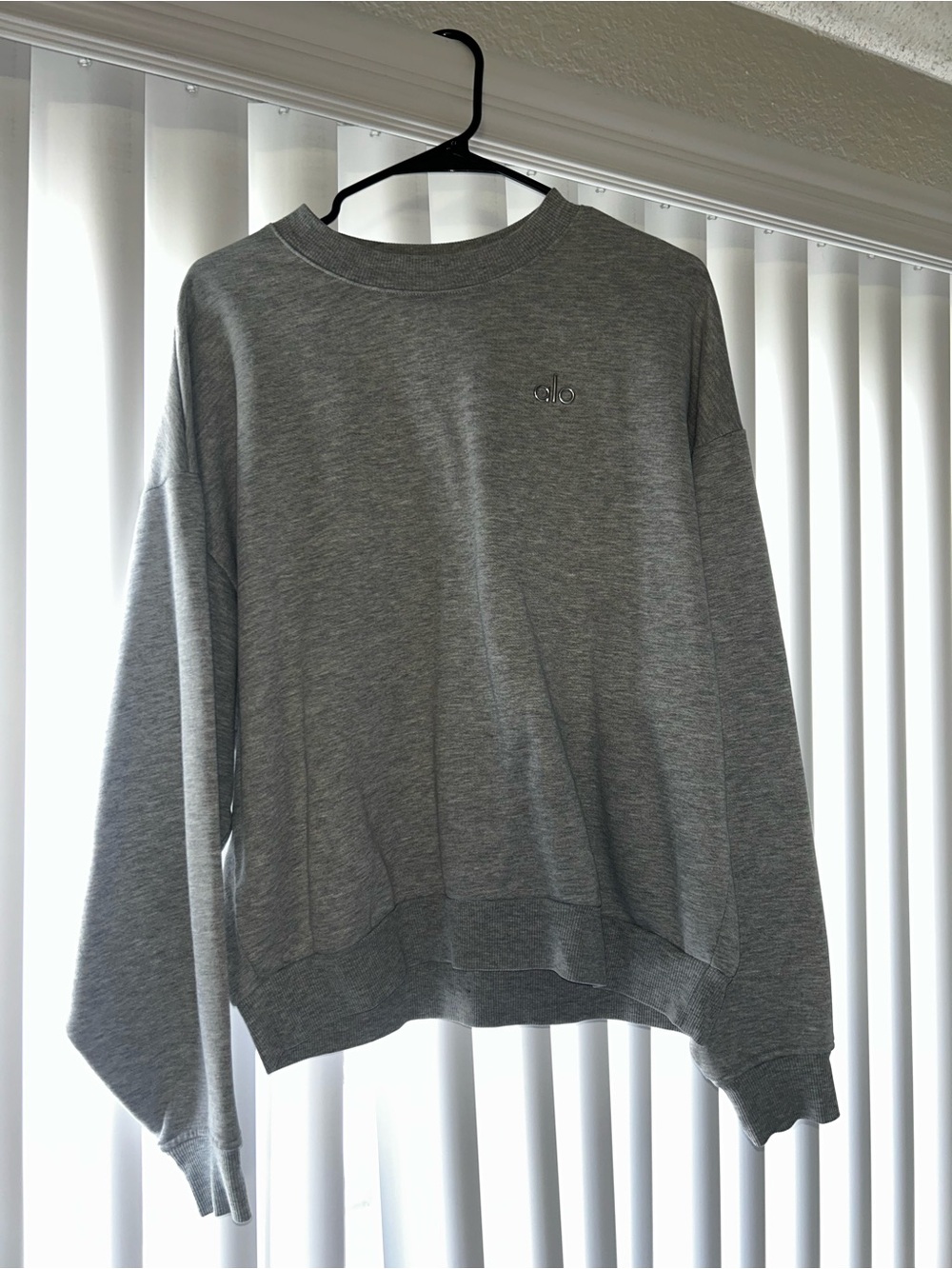 Grey accolade Alo sweatshirt